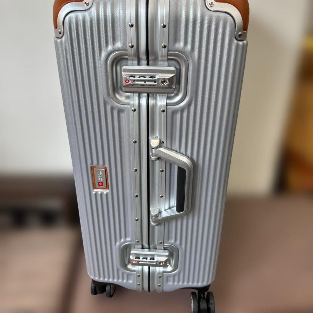 ◇ シルバースイスミリタリー Cタイプ 64L SM-C624 スーツケース