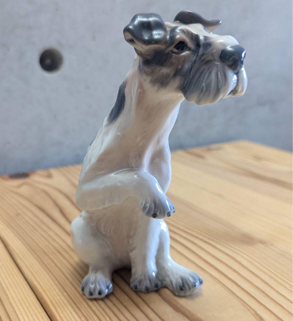 Dahl  犬の陶器フィギュア