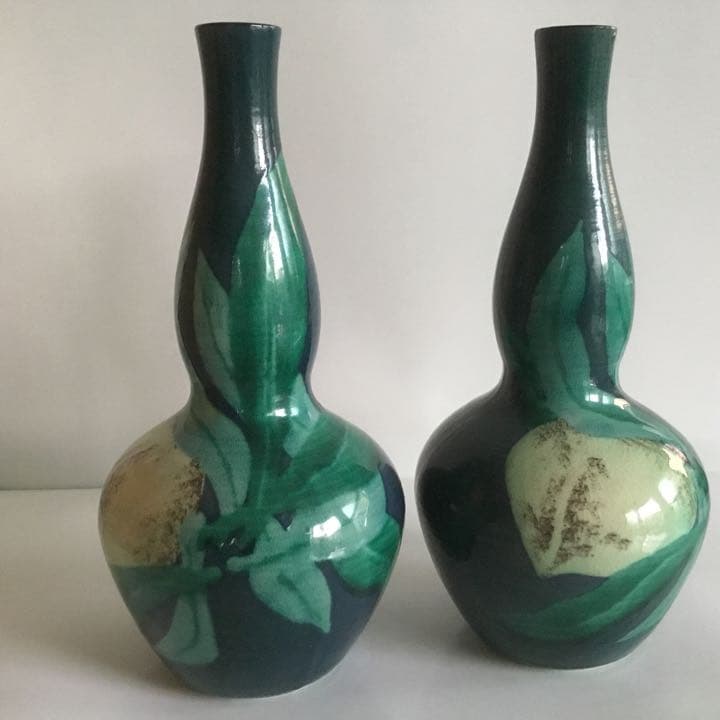 徳利一対　浅蔵与成(現在  浅蔵五十吉）日展評議員　供箱　九谷焼