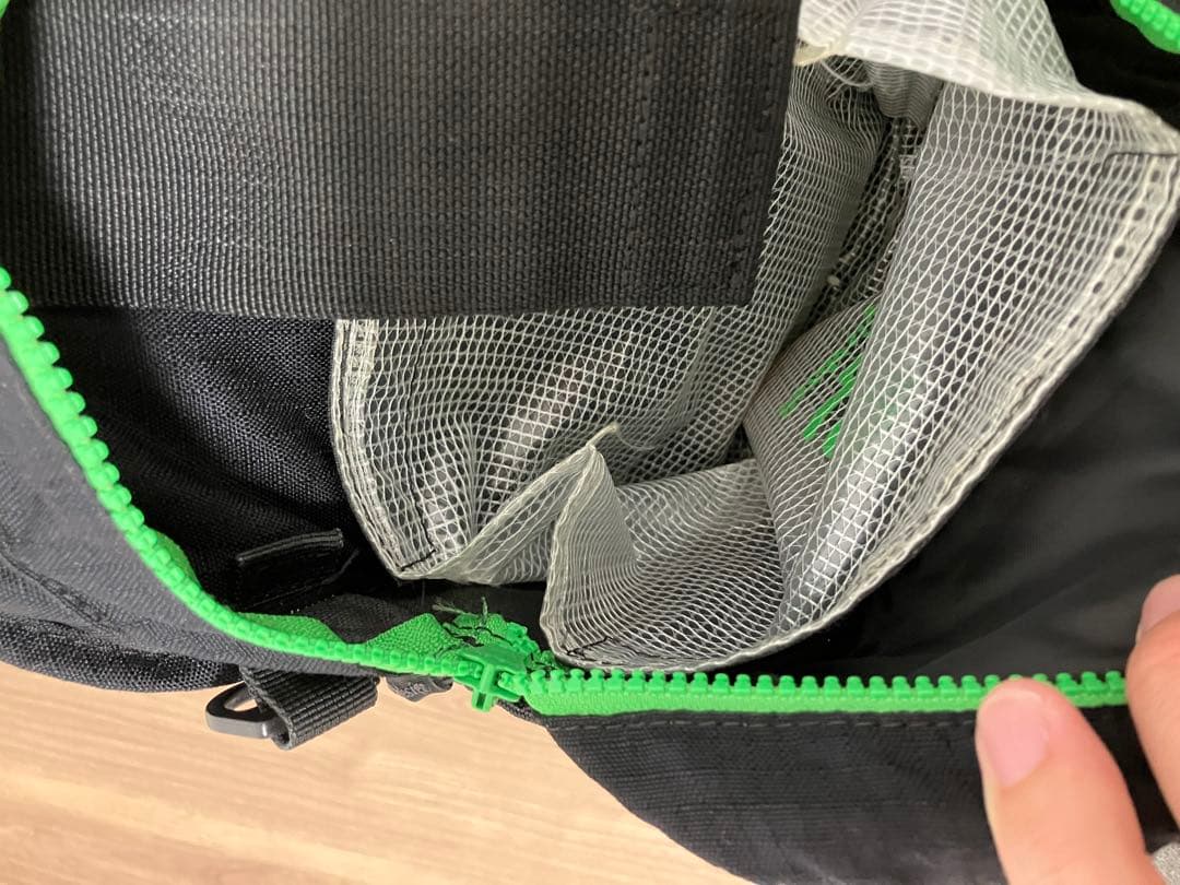 Pazdesign フィッシングベスト ブラック/グリーン