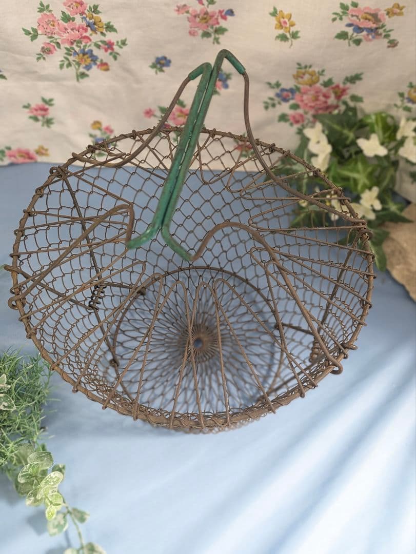 イギリス アンティーク ワイヤーバスケット 両サイド固定金具付き