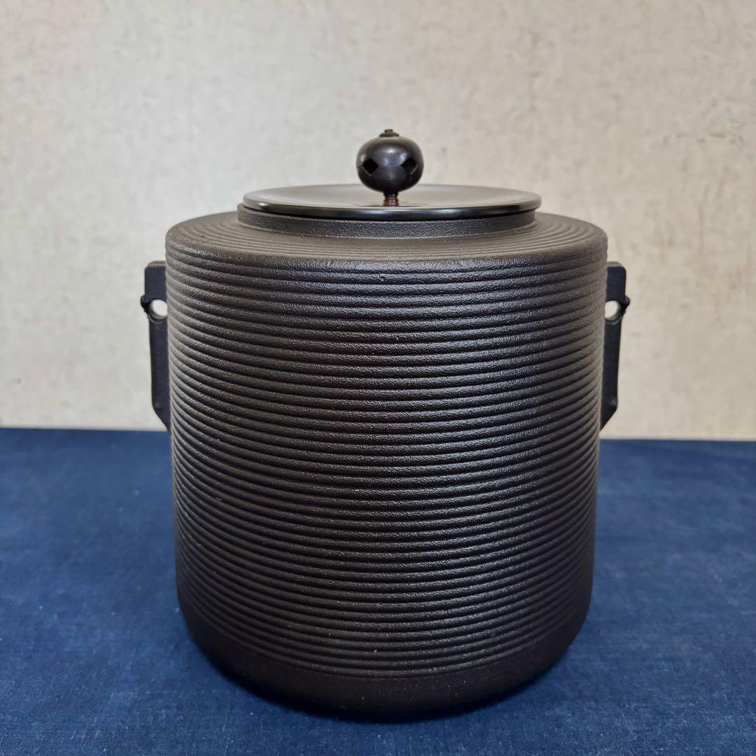 未使用 風炉 電熱器 茶釜 野々田製面取風炉 志きの糸目筒釜 敷板 茶道具