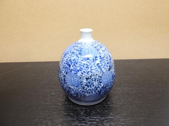 染付　壺　MA5