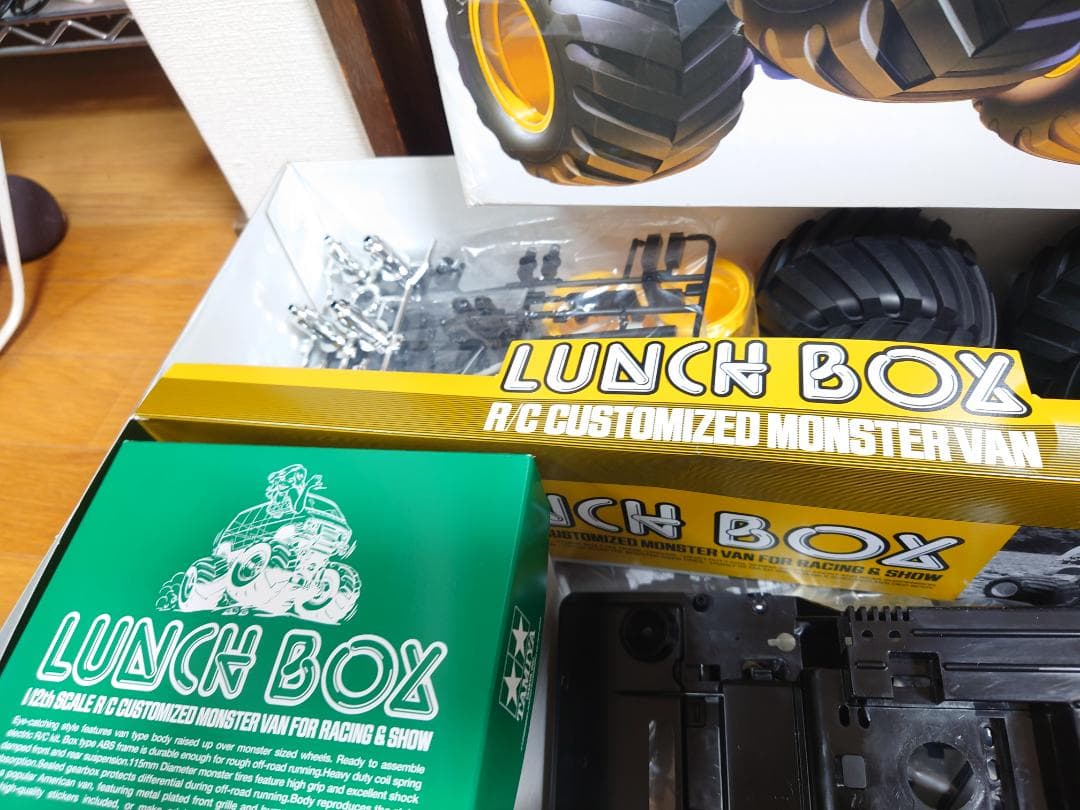 タミヤ ランチボックス 未組み立て 新品　完成ボディ付き　ラジコン CW-01