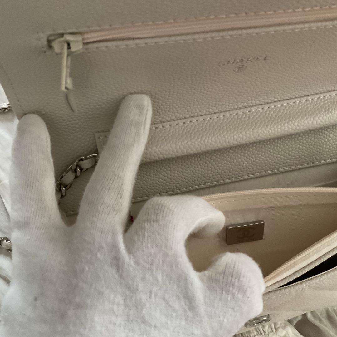 CHANEL ノベルティ　チェーンウォレット　キャビアスキンシルバー