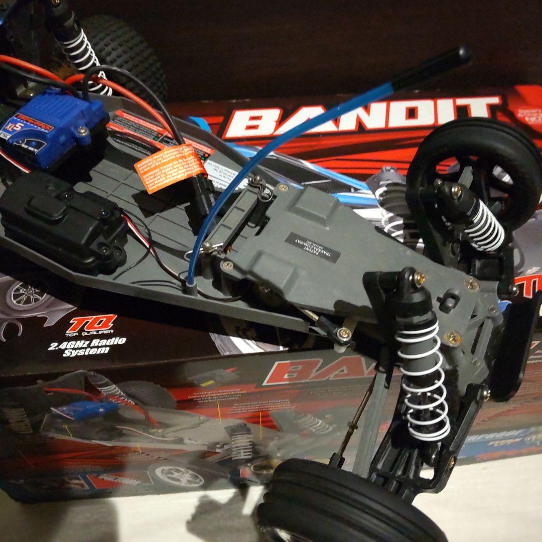 トラクサス　BANDIT ラジコンカー 防水オフロード