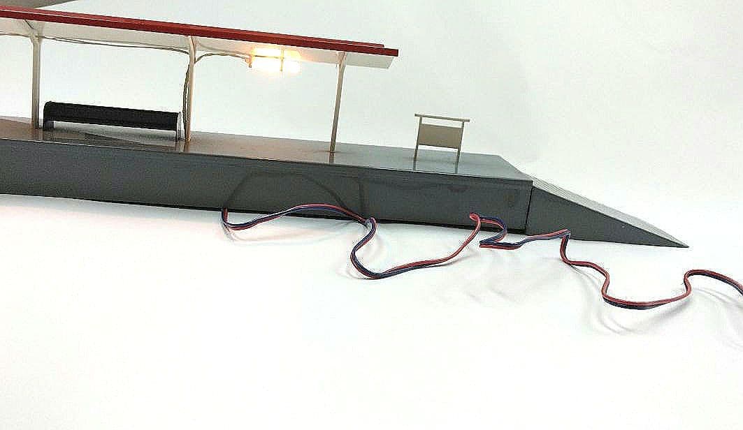 エンドウ　駅ホームNo.1 　鉄道模型情景　照明付き HOゲージ　元箱付　希少品