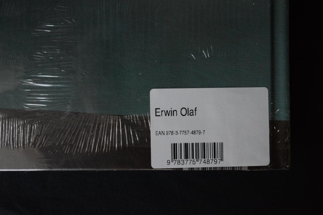 【Erwin Olaf:Unheimlch Schon】シュウリンク包装未開封品