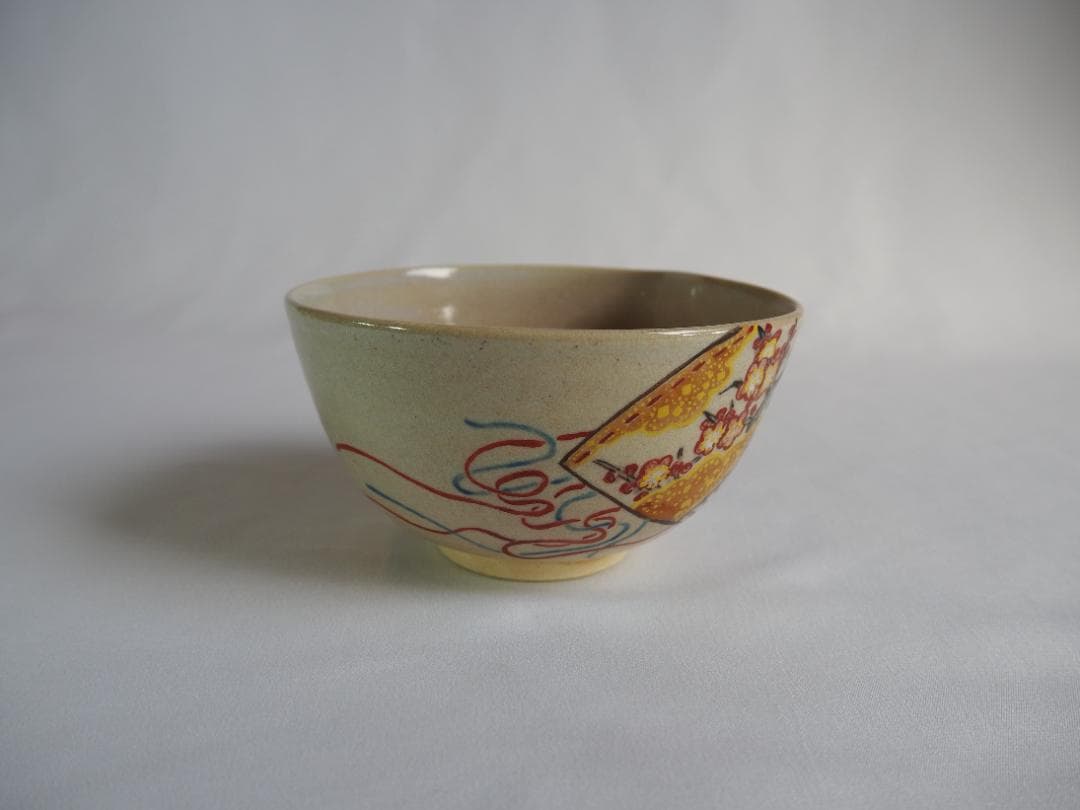 5代清水六兵衛造『色絵竹梅図扇面茶碗』（共箱）