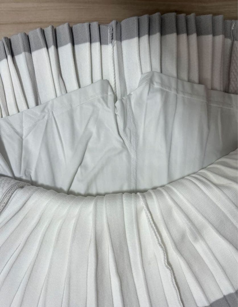 新品　アディダス　adidas ゴルフ長袖セーター　スカート　　セットアップ L