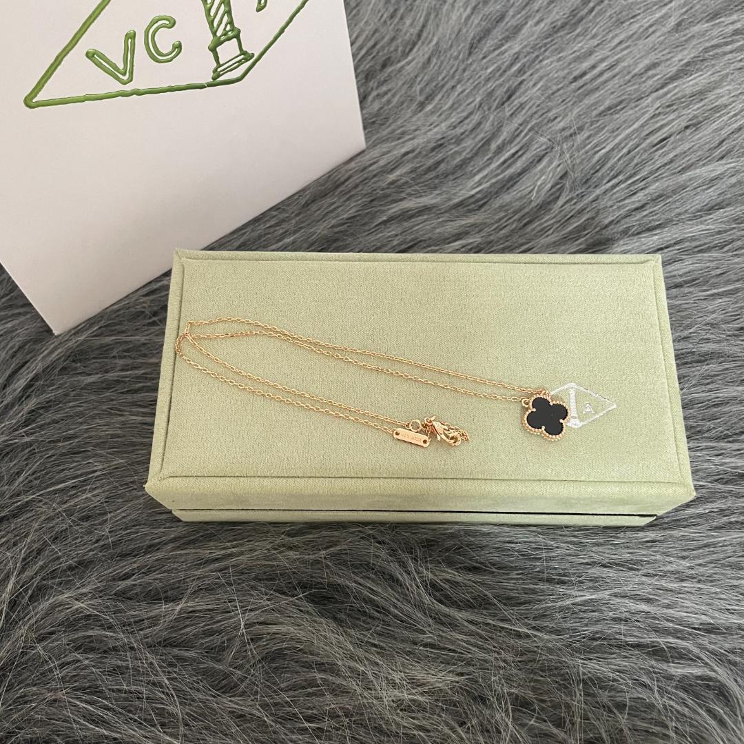 ヴィンテージ アルハンブラ ペンダントVCARA45800