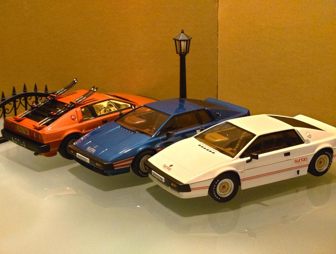 1/18 ロータスエスプリターボ ブルー 1981 Lotus Esprit