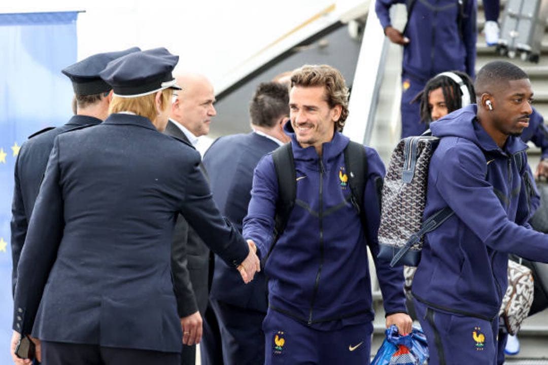 NIKE フランス代表　テックフリース パンツ