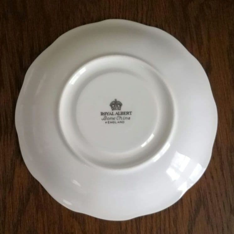 逸品　朱地アールデコ様式　カップ&ソーサー　ロイヤルアルバート　英国アンティーク