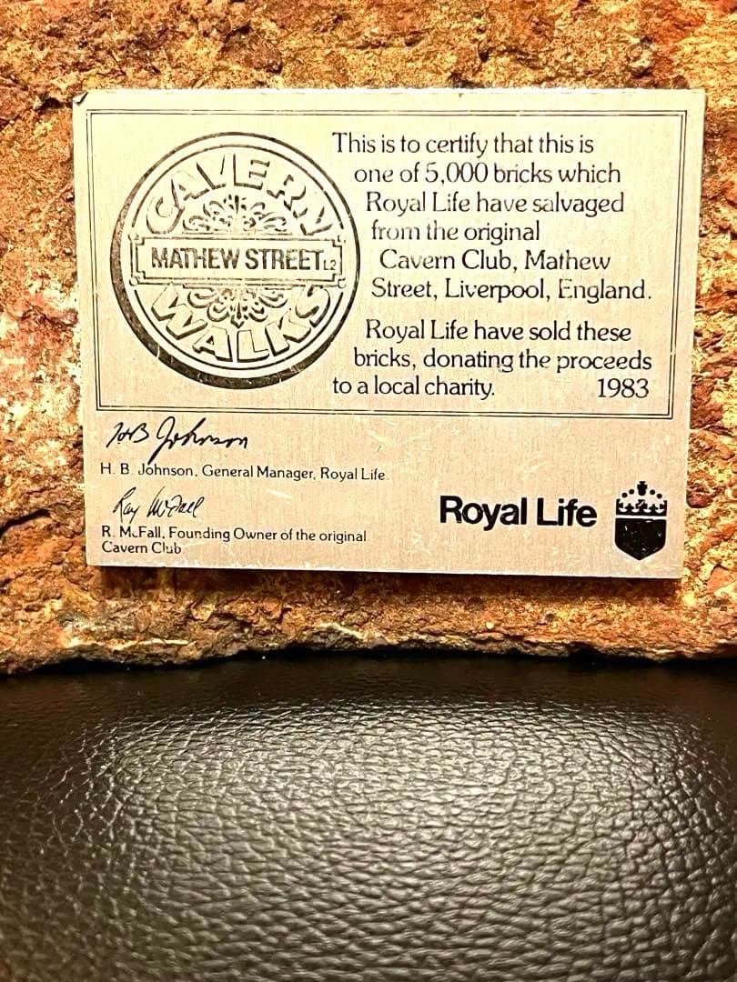 ビートルズ　キャヴァーンクラブ　LIVEハウス　解体レンガ5000分の1