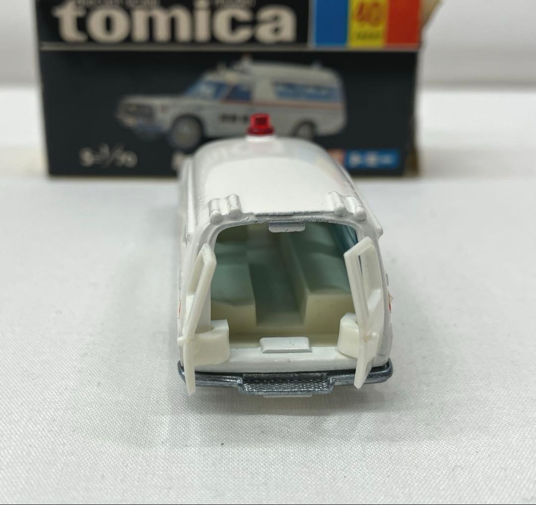 トミカ トヨタ 救急車 ホワイト No.40 黒箱