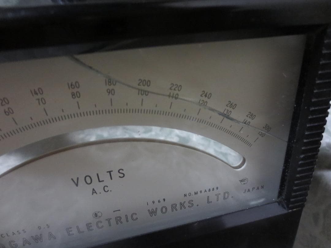 横河電機 電圧計◆VOLTS　A.C. TYPE：2013◆YEW◆4
