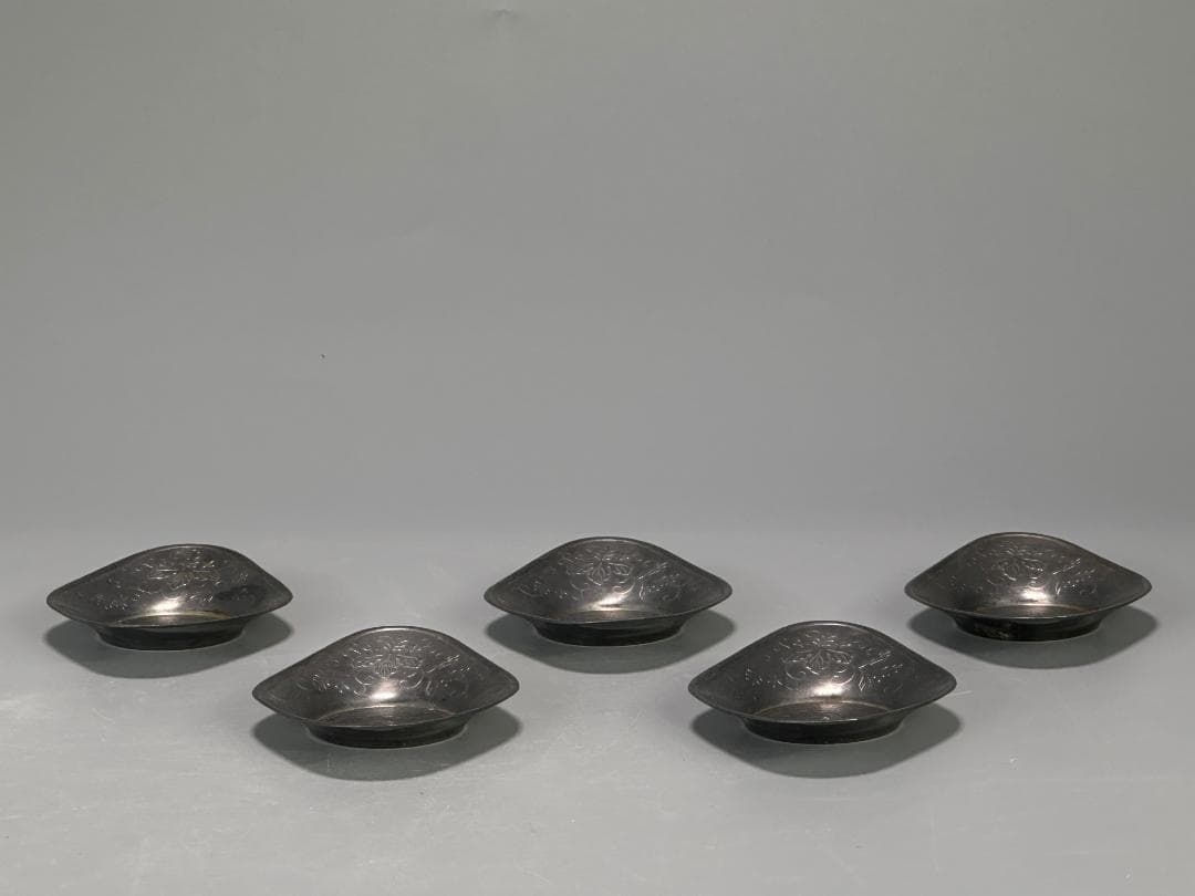 25.10.8-1 煎茶道具　錫製　鳳凰文茶托　五客