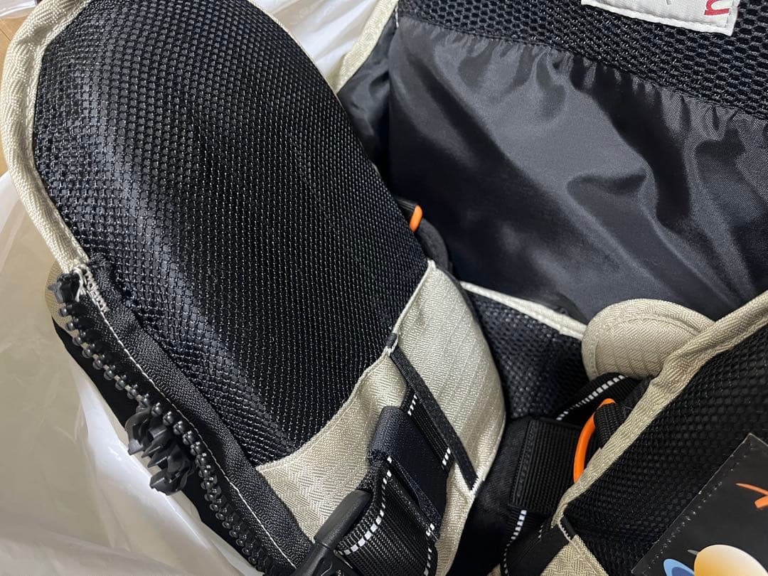 マズメ ゲームベスト レッドムーン 実釣未使用 美品