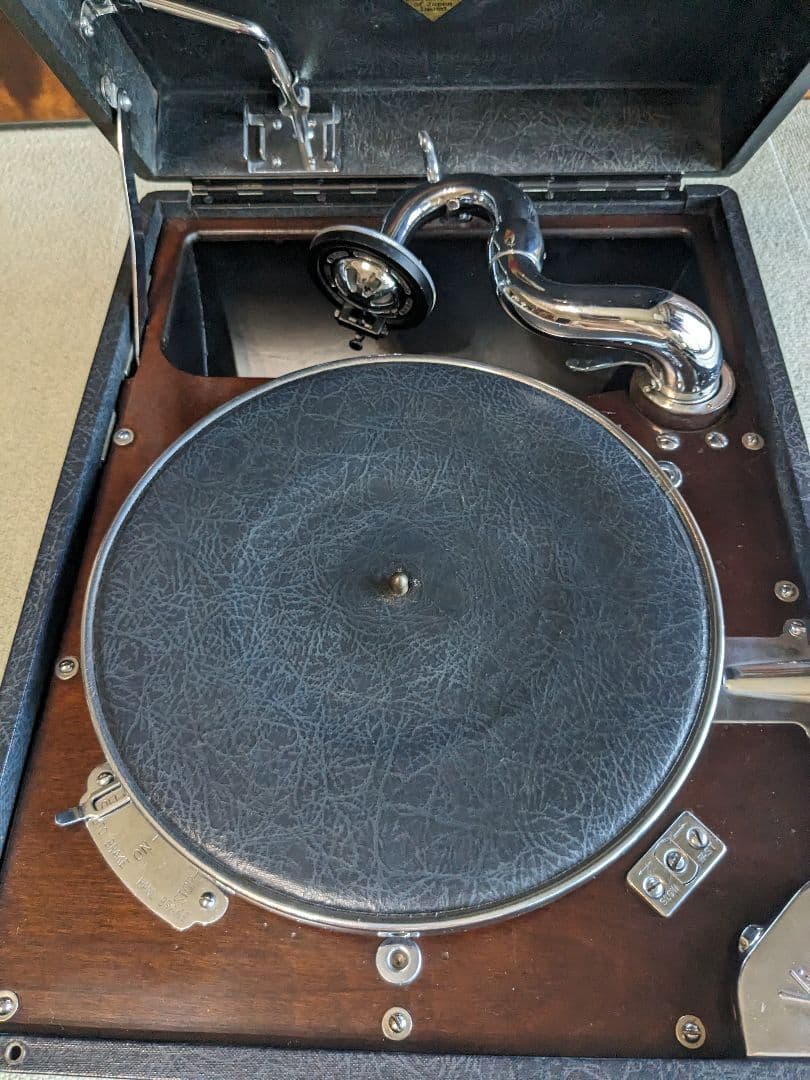 ビクトローラ蓄音機J2-7