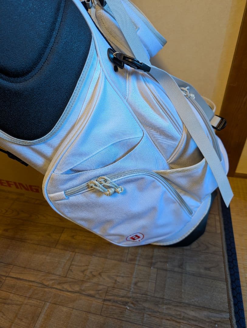 ブリーフィングゴルフキャディバッグ 限定CR-4 ホリデーコレクション 白×赤