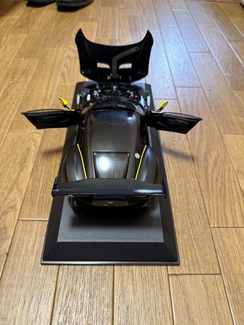 ミニカー ブラック/イエロー オープンボディ