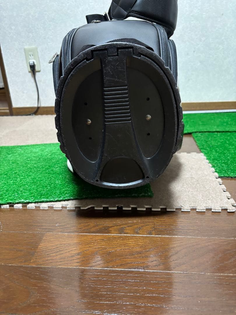 ブリヂストン　ゴルフ　キャディバッグ ホワイト・ブラック・レッド　スタンド式