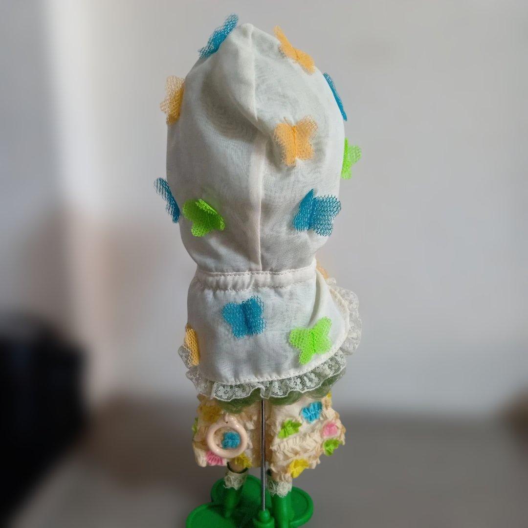 ネオブライス人形本体　緑　10年くらい前のもの　ネオではない？　アウトフィット