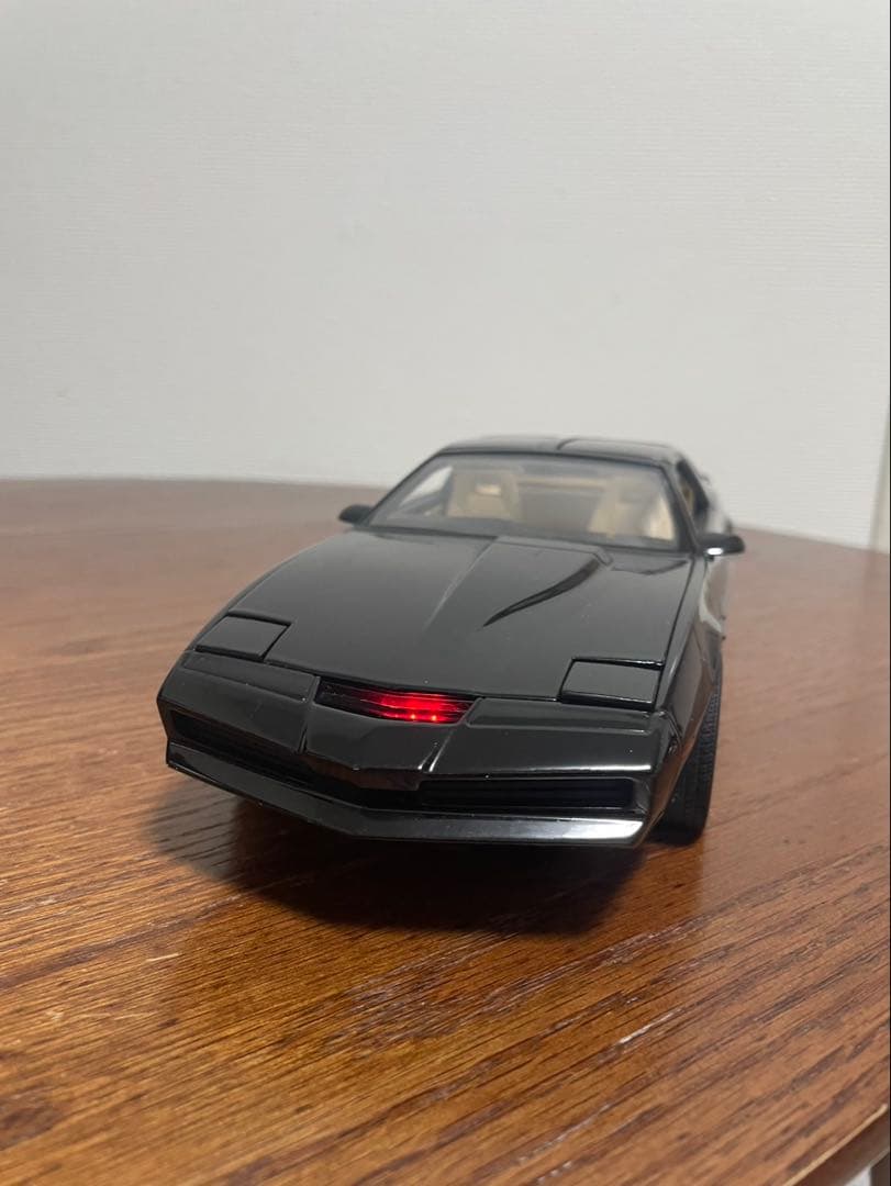 ナイトライダー　キット　KNIGHTRIDER K.I.T.T 1/18スケール