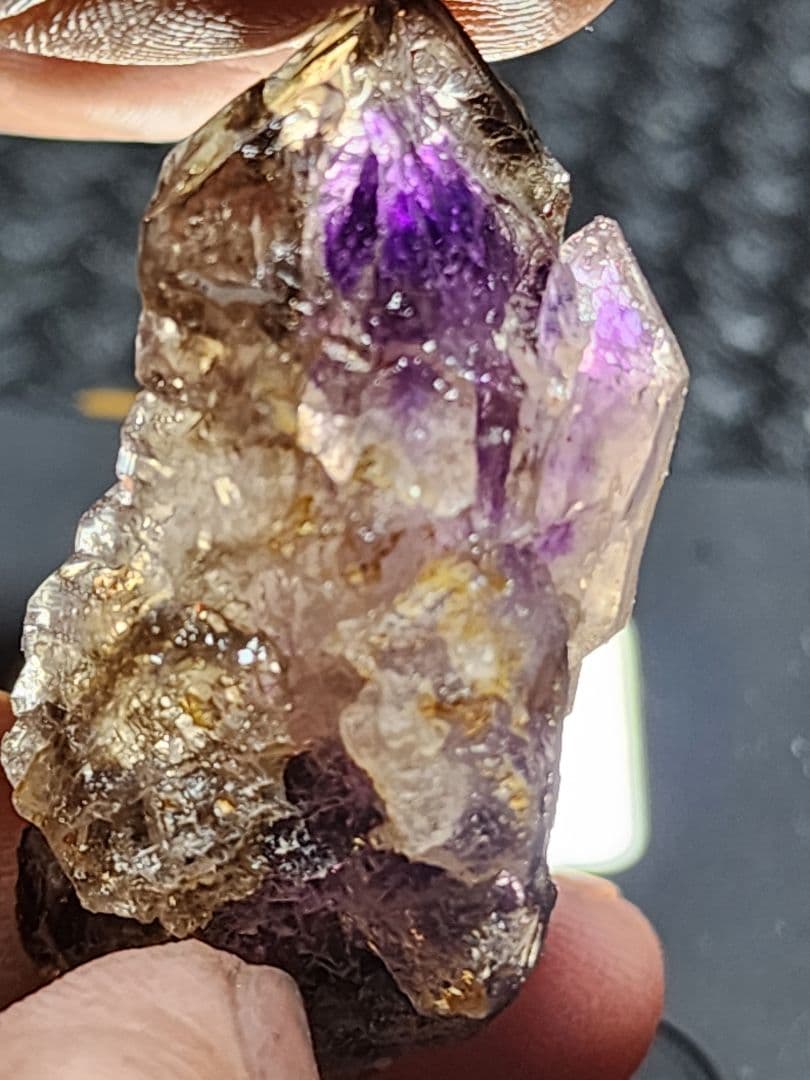 アフリカのナミビア産のアメジスト