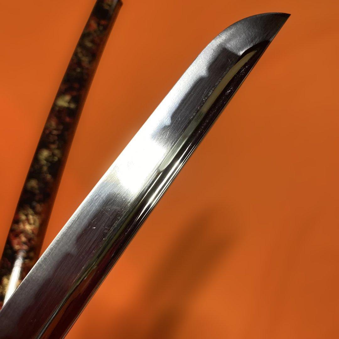 高級模造刀 前田慶次郎拵え 黒柄赤鮫皮 大輪透し鍔 赤黒斑ら呂鞘
