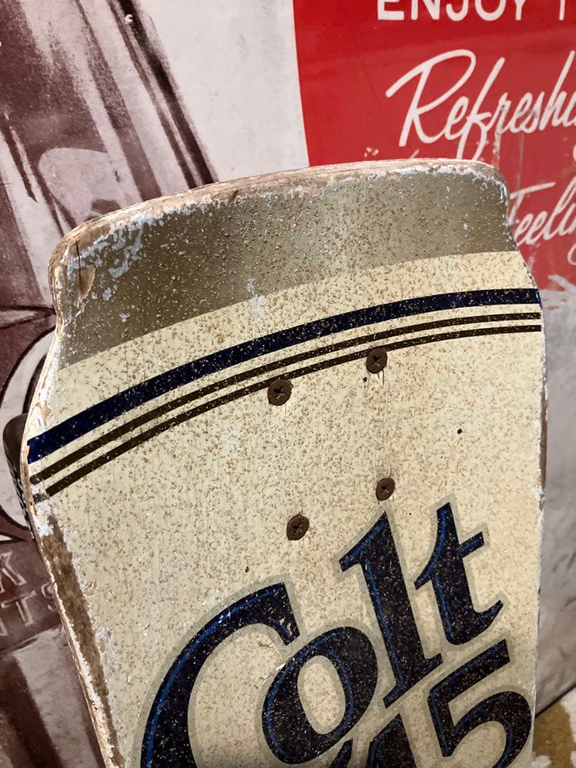 サンタクルーズ　Colt 45 缶デザイン
