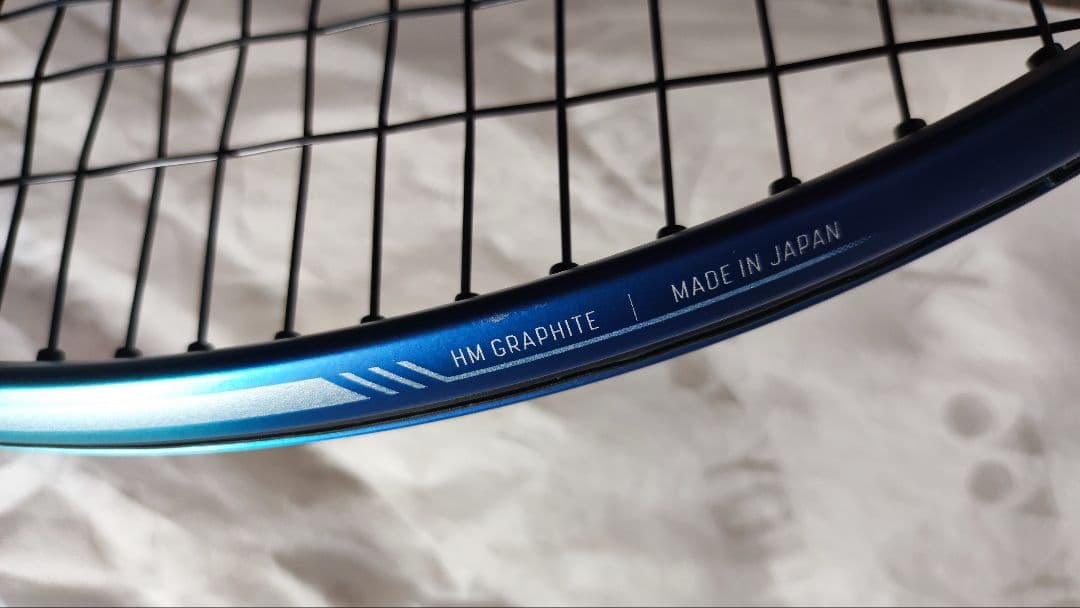 KAN新品同様ヨネックス硬式テニスラケットEZONE98L グリップ1