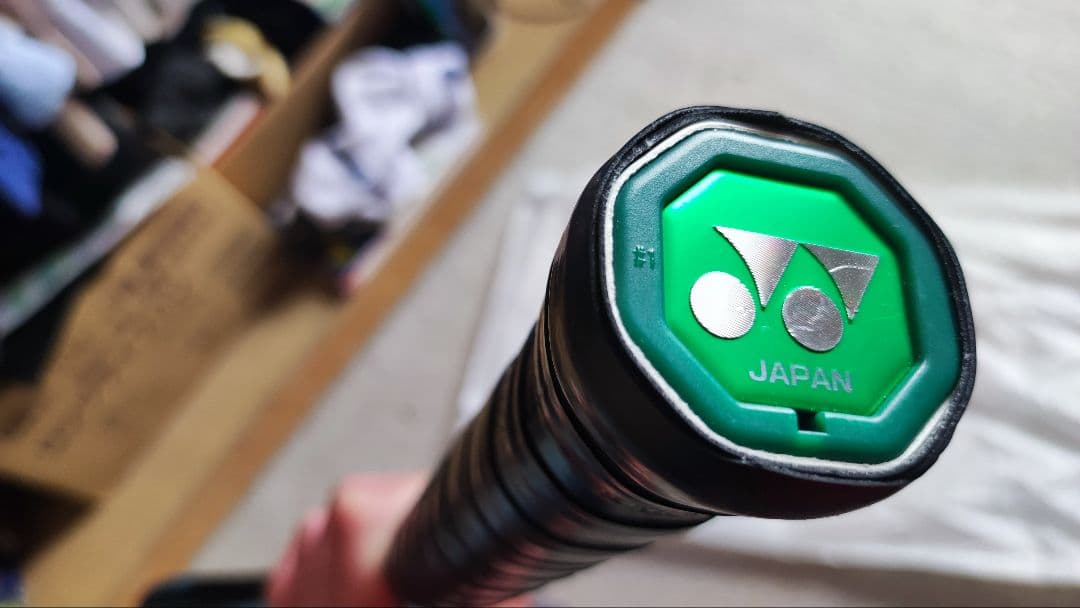 KAN新品同様ヨネックス硬式テニスラケットEZONE98L グリップ1