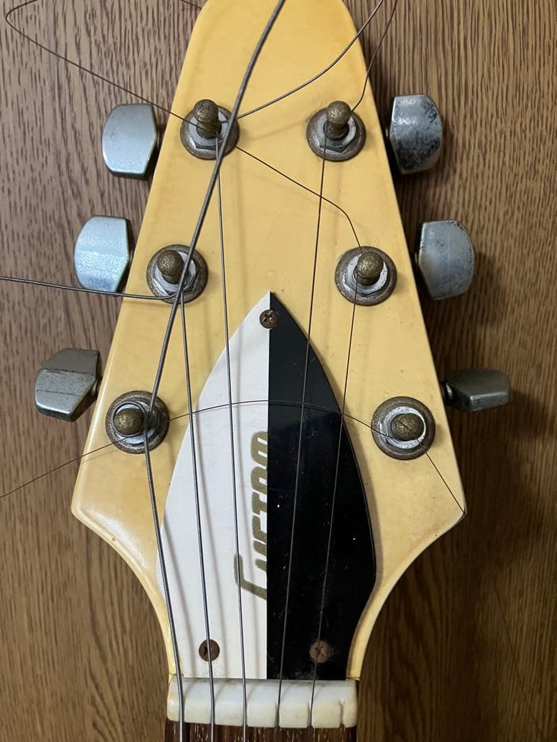 【ジャンク品】フライングV エレキギター※1月いっぱいの出品です