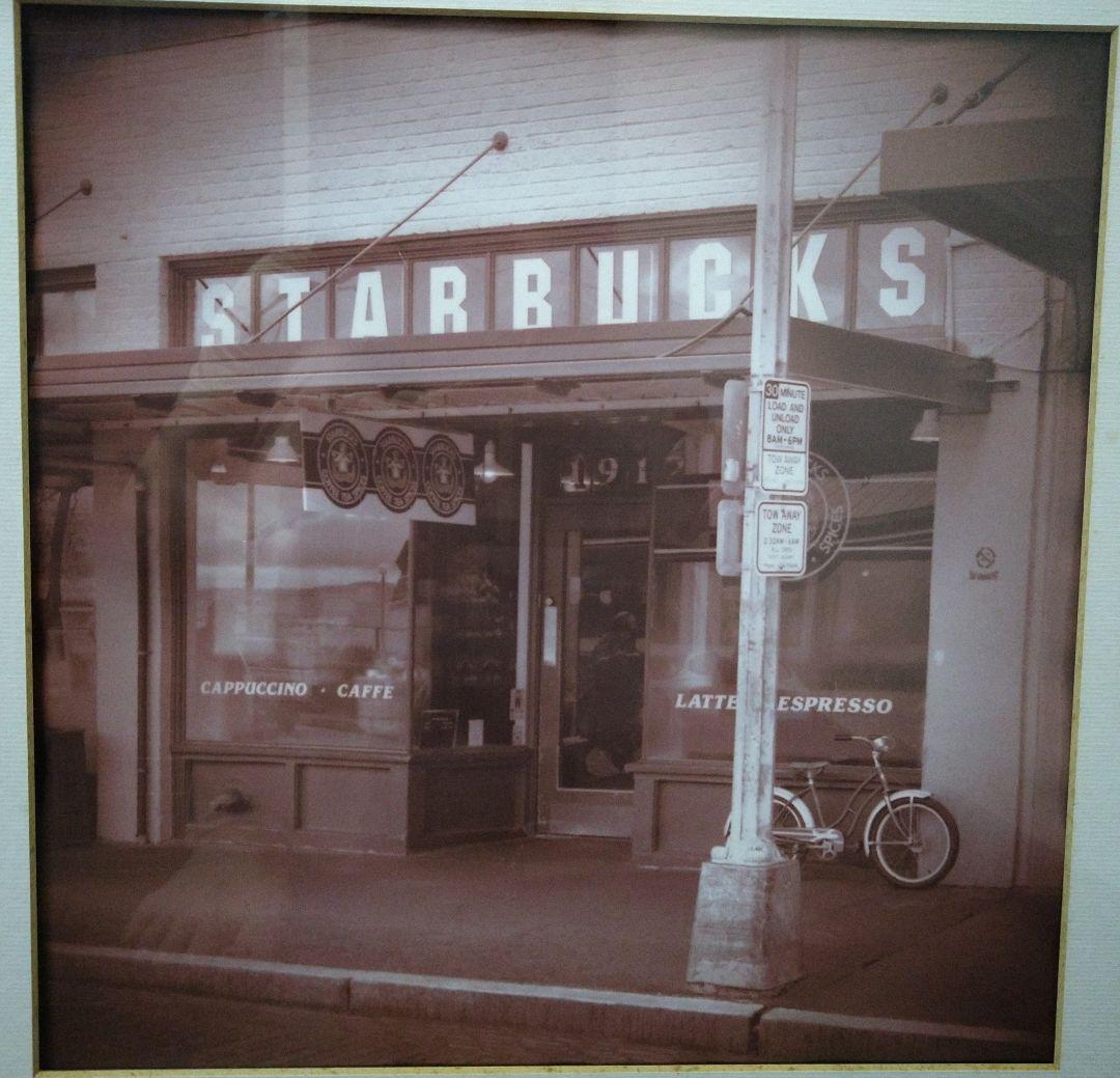 スターバックスモノクロ写真風額縁・インテリア