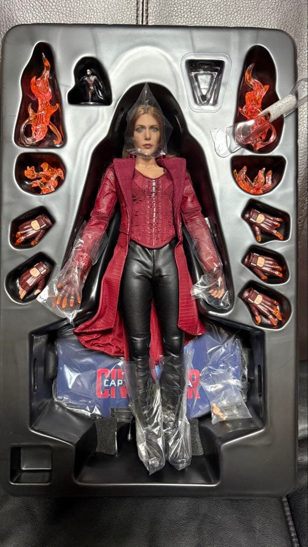 【最終値引き】ホットトイズ　スカーレットウィッチ シビルウォー 美品　一部劣化有