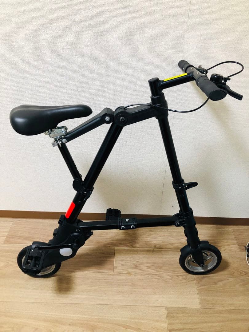 折りたたみ自転車　軽量　8インチ
