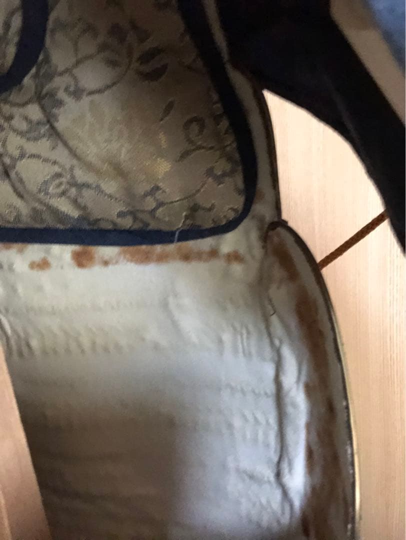 等身大甲冑一式　鎧、兜　血の跡のようなものあり