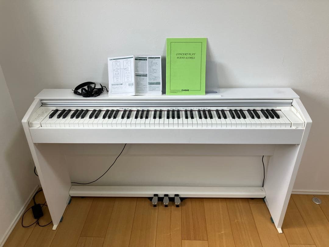 ホワイト電子ピアノ　CASIO Privia PX-770 値下げ中！