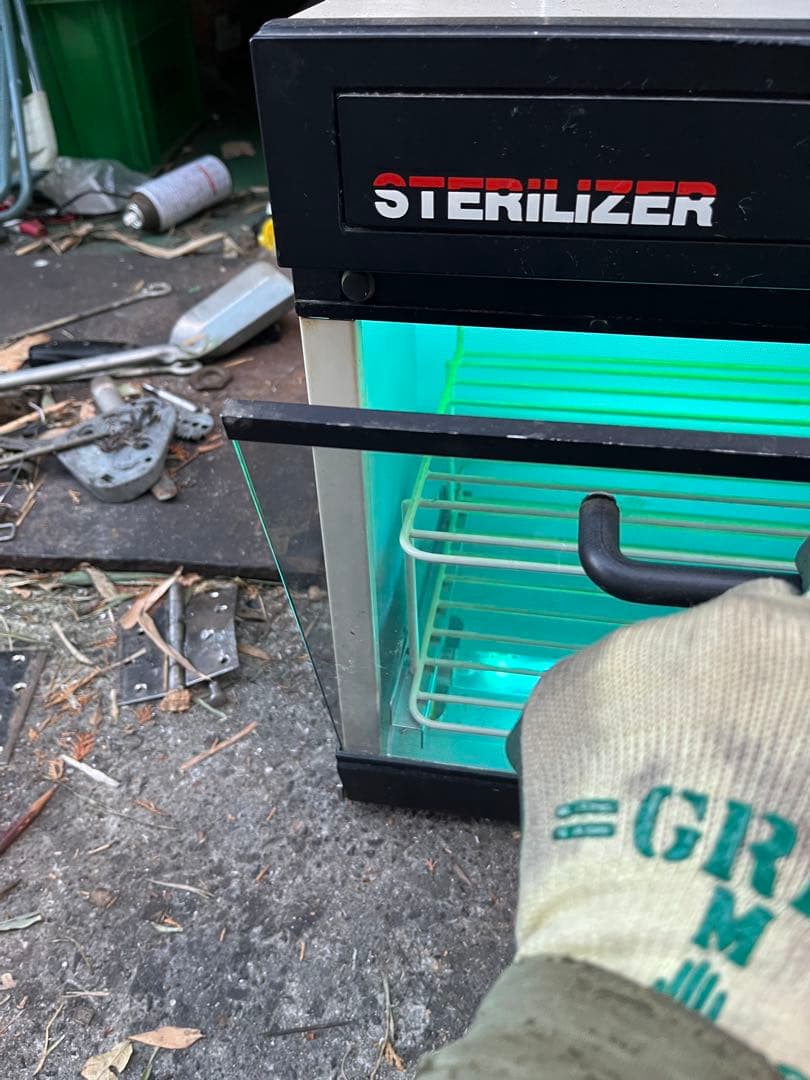 中古　タカラベルモント ステリライザー 紫外線消毒器 EX-UV100