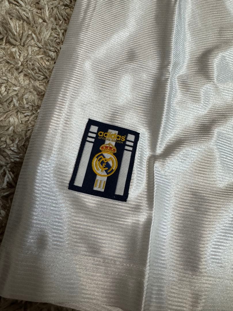 正規品新品未使用 レアルマドリード 復刻版 99/00 レプリカユニフォーム