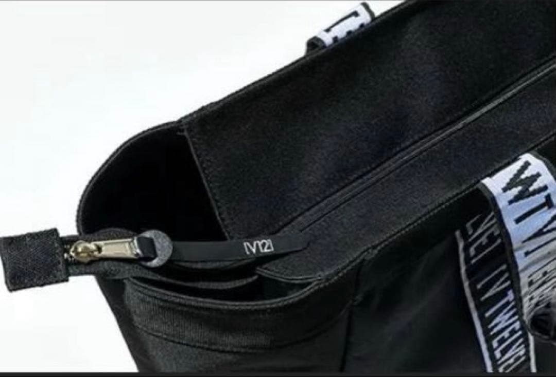 新品未使用！　V12 ゴルフバッグ　ビッグトートバッグ　金具プレート　大容量