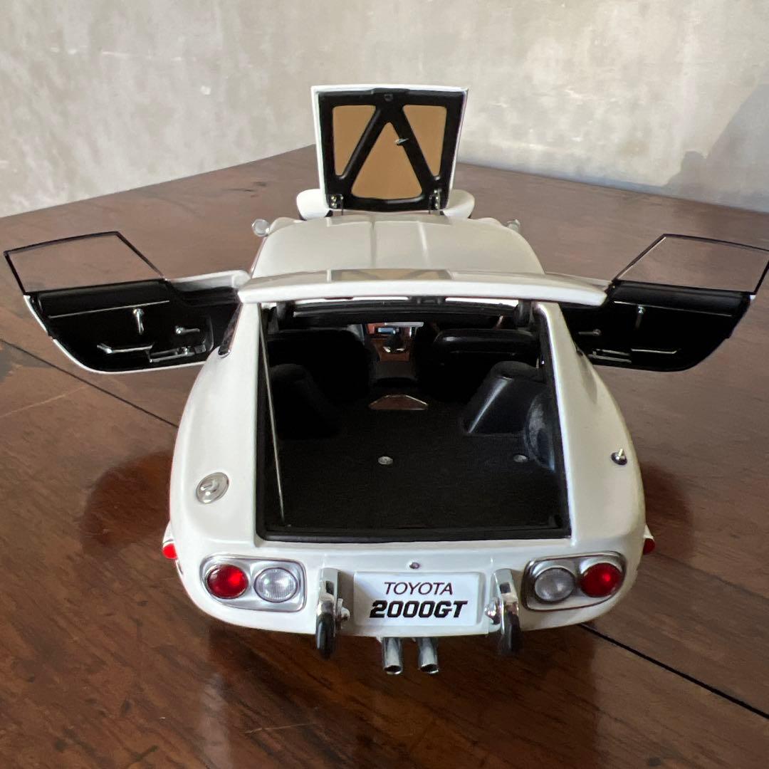 AUTO art 1/18 TOYOTAトヨタ2000GT クーペ　ホワイト③