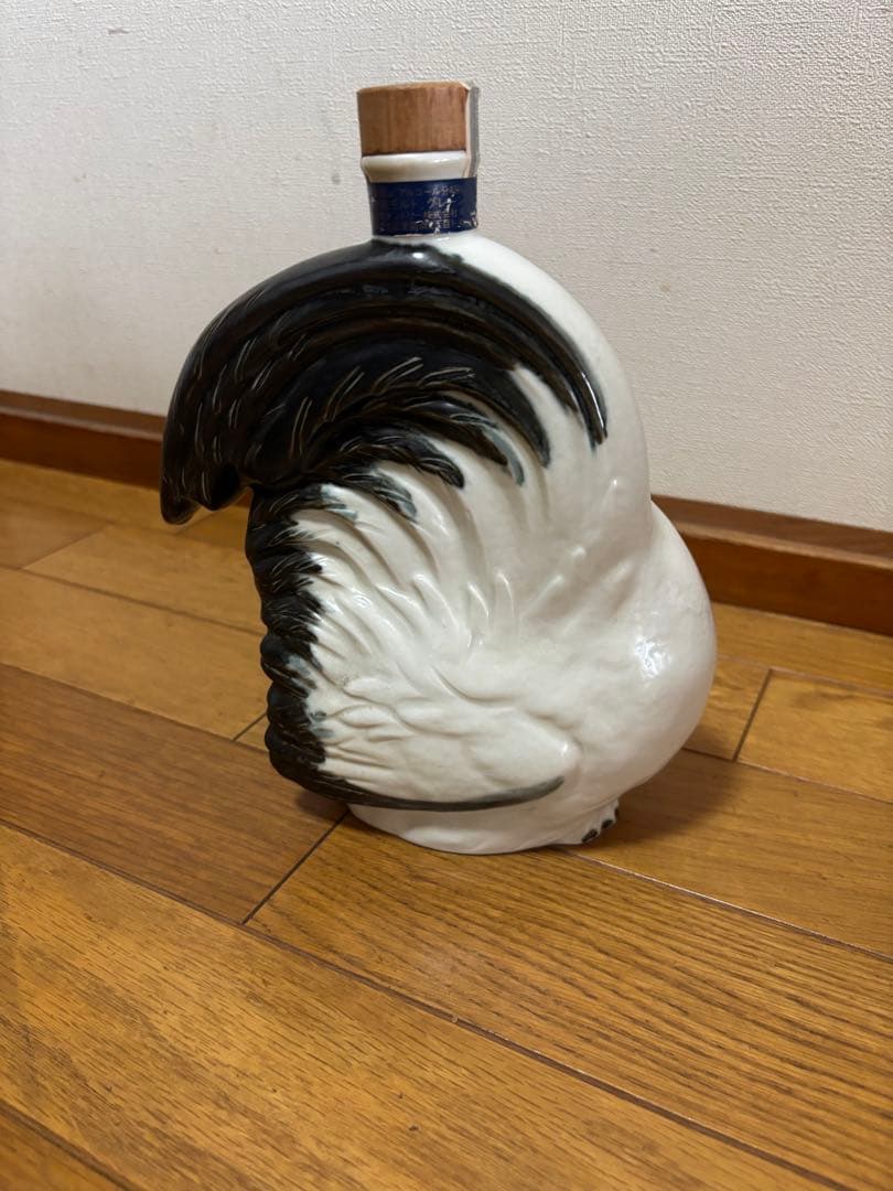 【未開栓】干支 酉 鶏型 陶器 ウイスキー サントリー ローヤル12年