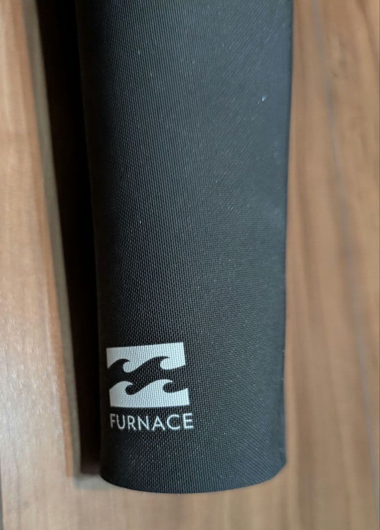 BILLABONG　セミドライ　バックジップ　5㎜3㎜　新品未使用