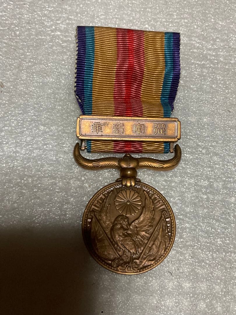 勲章2個セット。／鳥の絵の付いた勲章と大禮記念章昭和三年十一月【美品】