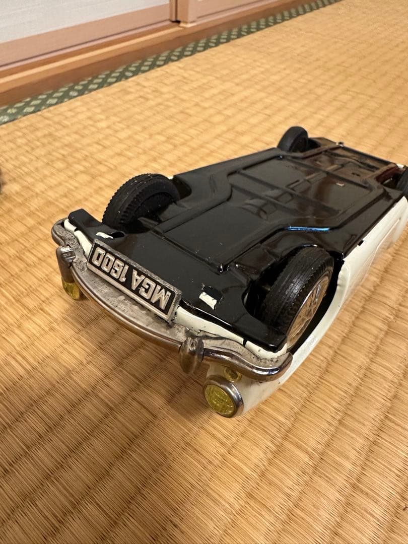 アサヒ MGA 1600 ブリキ玩具