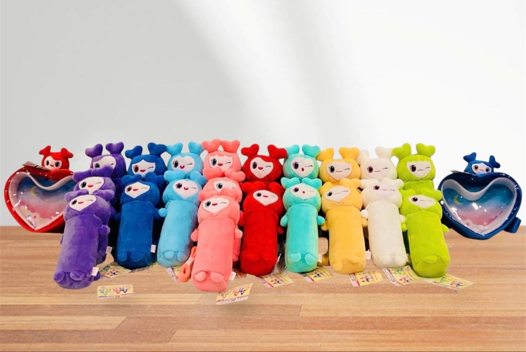 TWICE LOVELYS のびふにゃポーチ20個 ぴょこきゅんボディバッグ2個