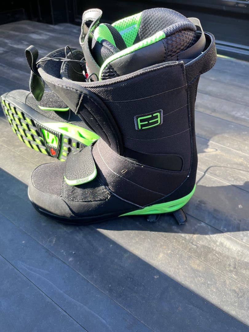 SALOMON F3 スノーボードブーツ ブラック/グリーン　28cm